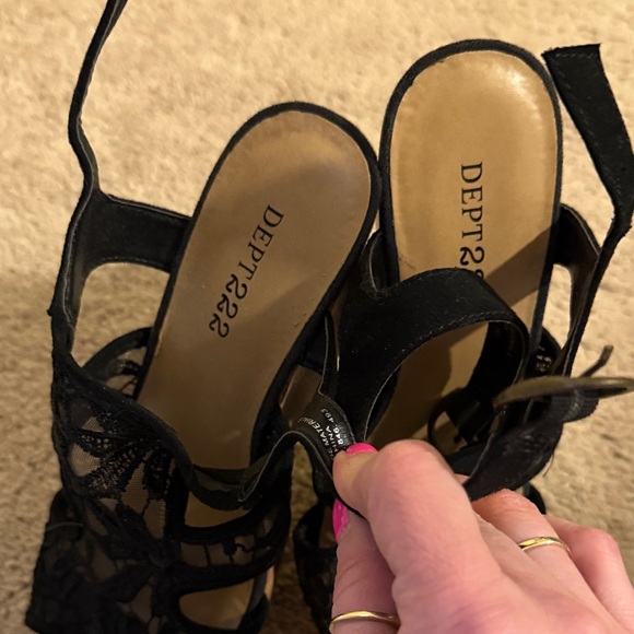 Chic Black Lace Women's Sandals - Picture 4 of 5